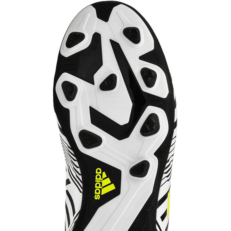 Adidas Nemeziz 17.4 FxG Jr S82459 fotbollsskor mångfärgad vit 1