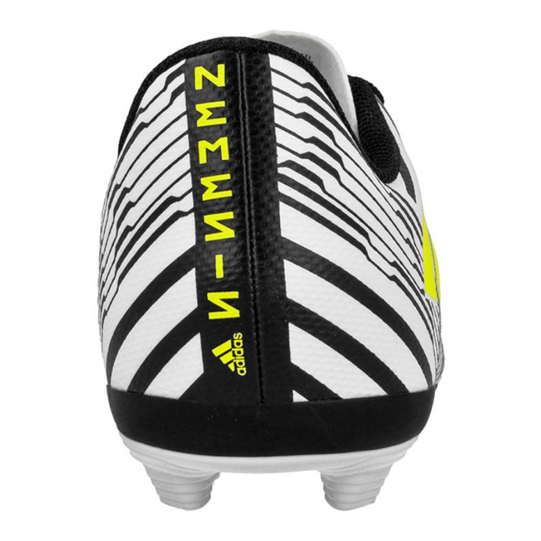 Adidas Nemeziz 17.4 FxG Jr S82459 fotbollsskor mångfärgad vit 2