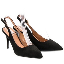 Svarta stiletter med en upptäckt klack 1