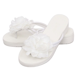 Vita flip-flops med en blomma CK103 Vit 1