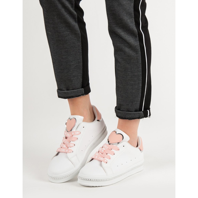 Snörade sportskor vit 1