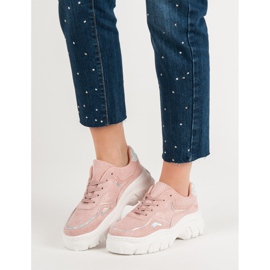 Trendiga rosa sneakers 2