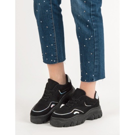 Trendiga svarta sneakers 2