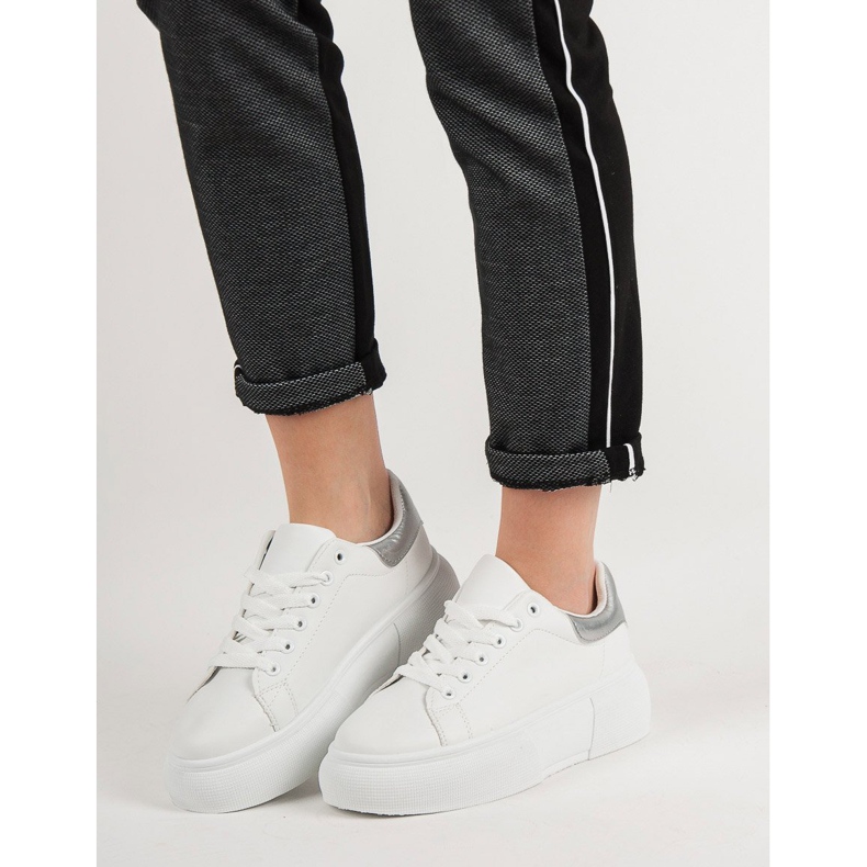 Renda Vita skor på plattformen 1