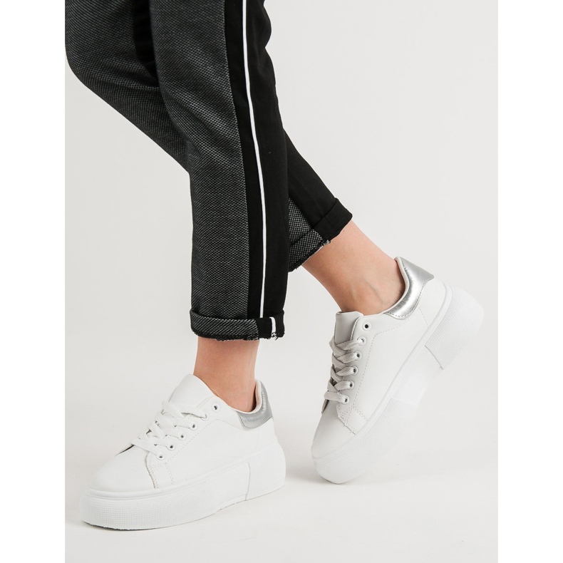 Renda Vita skor på plattformen 2