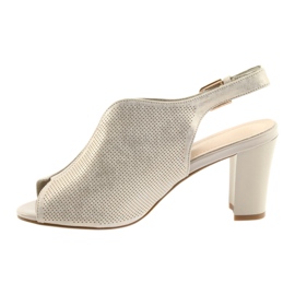 Sandaler på posten som Sergio Leone 812 beige gyllene 2