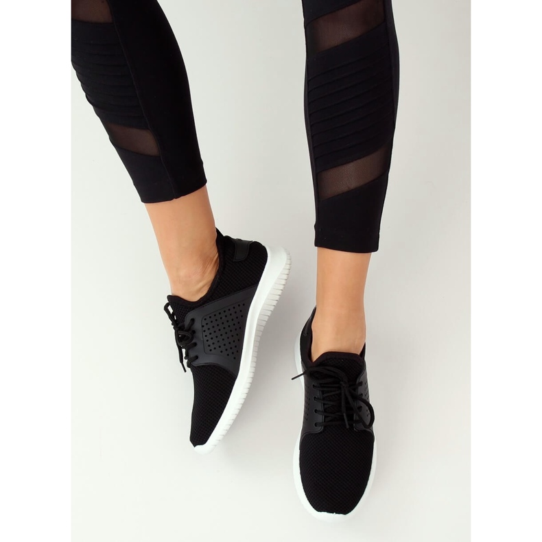 Svarta sportskor 7758-Y Svart 1