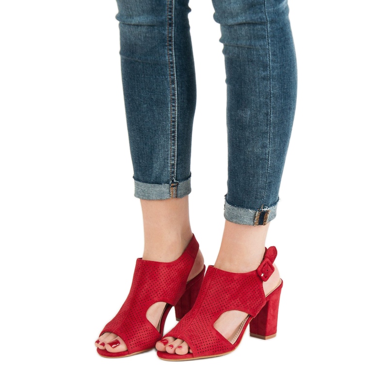 Openwork sandaler på ett inlägg röd 1