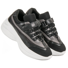 Trendiga svarta sneakers 2