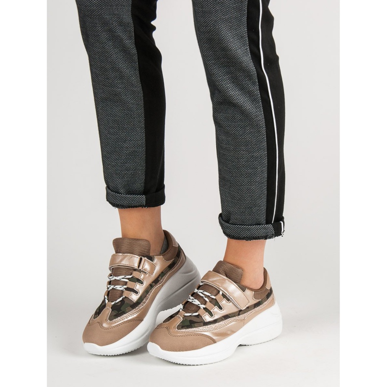 Trendiga Beige sneakers 2