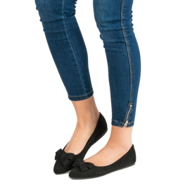 Ch. Creation Mocka Ballerina I Spitz svart 1