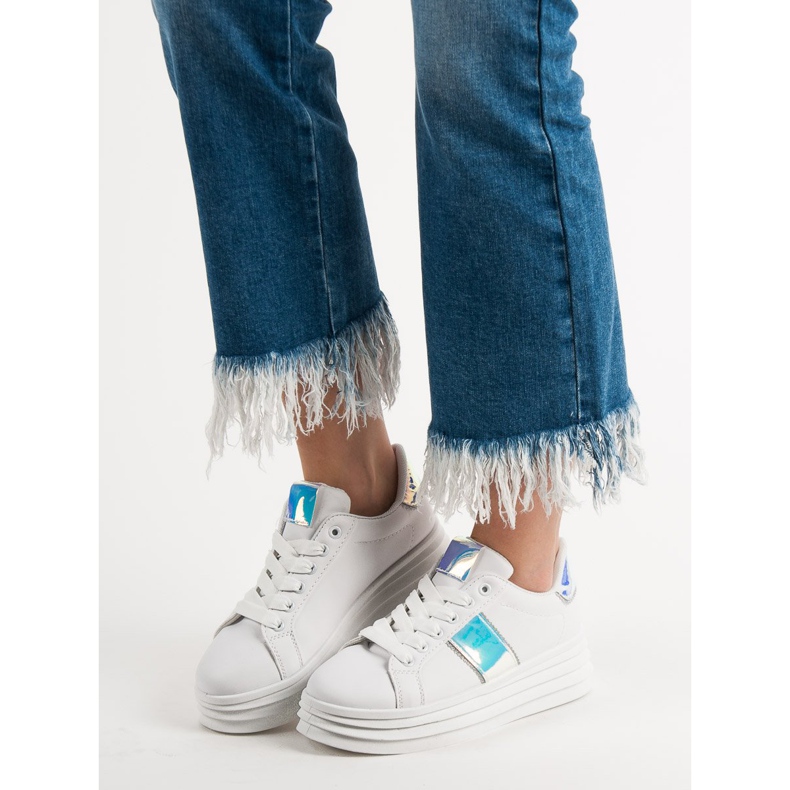 SHELOVET Vita skor på plattformen 2