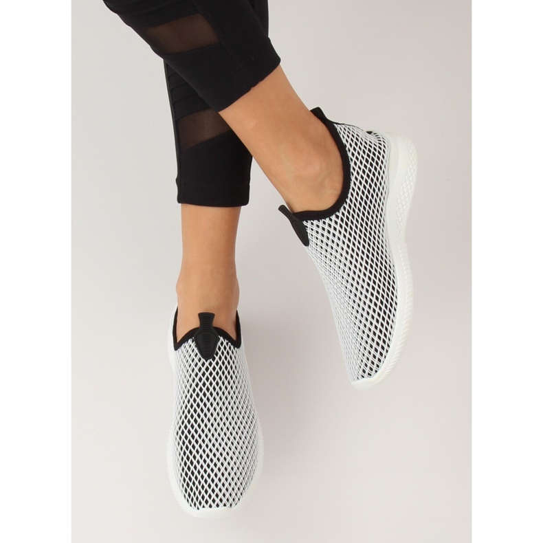 Svarta sportskor B0-56 SVART / VIT 1