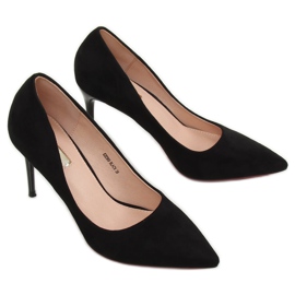 Pumpar på svart E22369 Svart nål 1