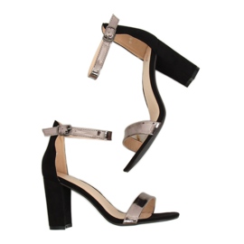 Svarta GF-WL-35 Svarta sandaler på stolpen 1