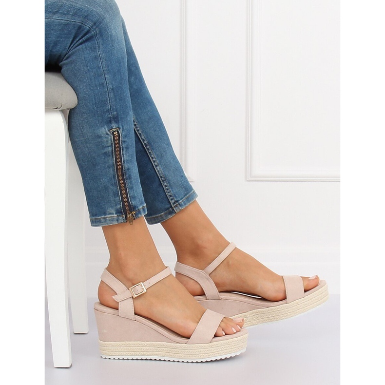 Beige sandaler på en kil espadrilles LY9109 Beige 1