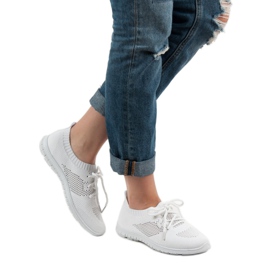 Renda Luftiga sportskor vit 2