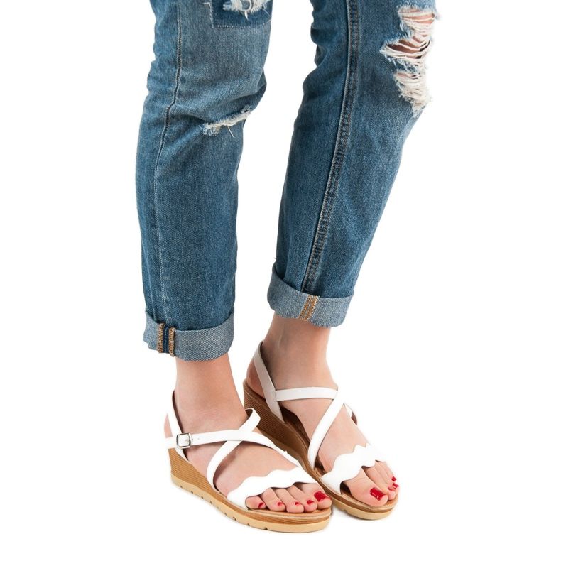 Best Shoes Vita sandaler med kil 2