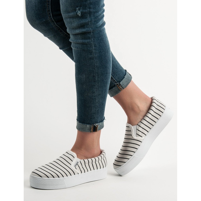 SHELOVET Vitrandiga slipons 1