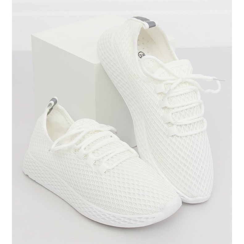 Vita NB283 Allwhite sportskor 1