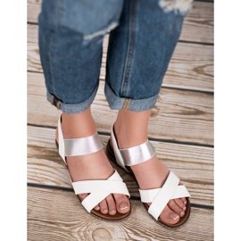 Mannika Vita sandaler med suddgummi 1