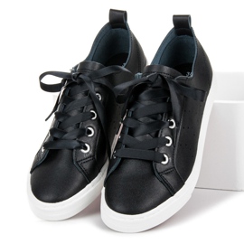 Kylie Svarta sneakers bundna med ett band 1