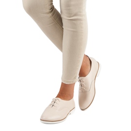 Ljusa beige läderskor från MAZARO 2