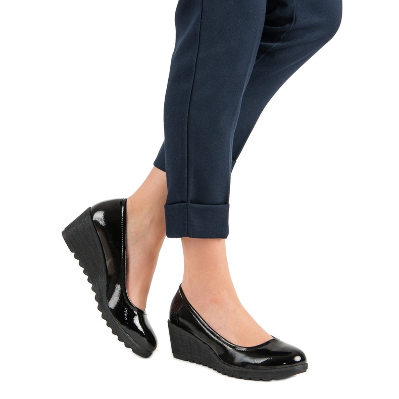J. Star Lackerade pumpar svart 1