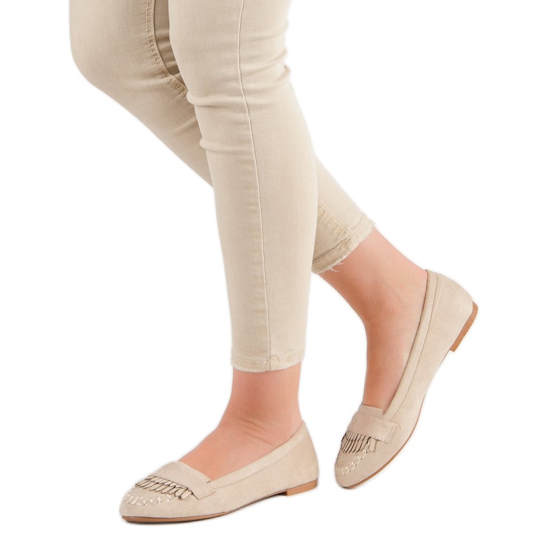 Small Swan Klassiska ljusbeige mockasiner 1