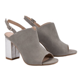 Byggda sandaler på en VINCEZA -bar grå 1