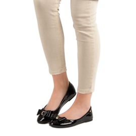 Lackerade ballerinor med rosett VINCEZA svart 2