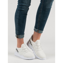 Vita textil sportskor 1