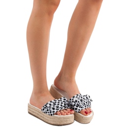 Seastar Prickiga tofflor vit svart 1