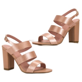 SHELOVET Rosa sandaler på en bar 1