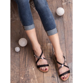 Small Swan Sandaler med pärlor svart 2