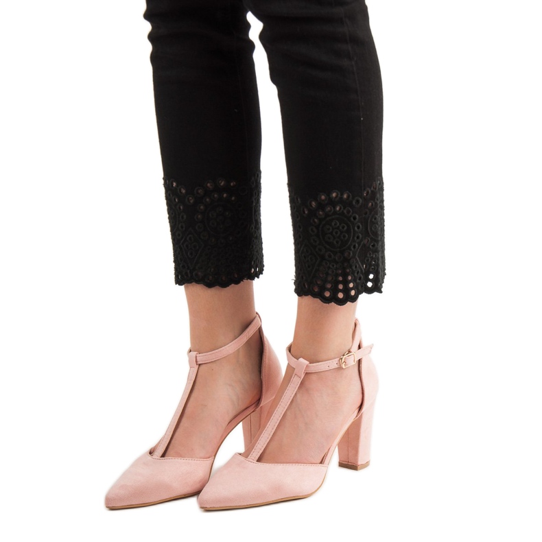 Primavera Rosa pumpar på en pelare 2