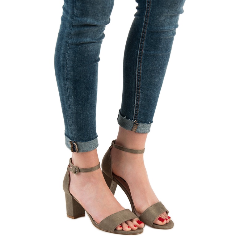 Snygga VICES sandaler grön 2