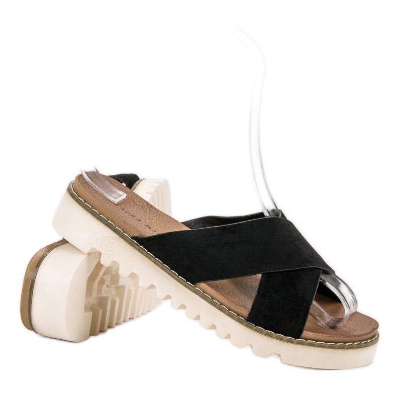 Laura Mode Svarta mocka tofflor 1