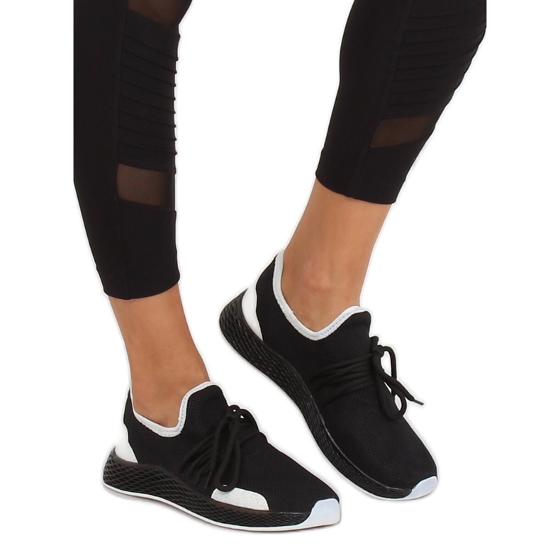 Svarta sportskor B-6851 Svart 2