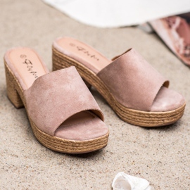 Flyfor Lätta tofflor på stolpen rosa 1