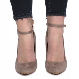 Kaki pumps på en himmelklack mångfärgad grön 1