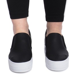 Svarta openwork -sneakers på en Rockvale -kil 1