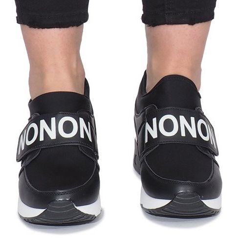Svarta sportskor på Monon -kilen 1