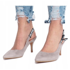 Grå sandaler med höga klackar från Love Paris 1