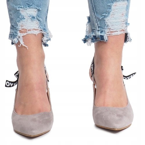 Grå sandaler med höga klackar från Love Paris 2