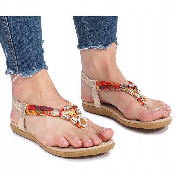 Gula platta sandaler med Sprat -diamanter gyllene 2