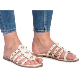 Beige tofflor med Rabelle dubbar 1