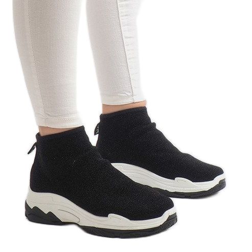 Svarta sportskor A88-22 1