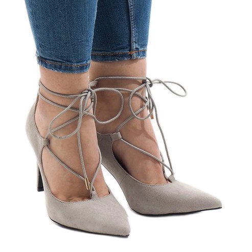 Grå pumpar på en stift 4524-5 1