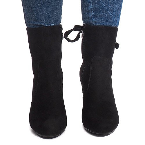 Mocka stövlar på häl 16091-11 Svart 1